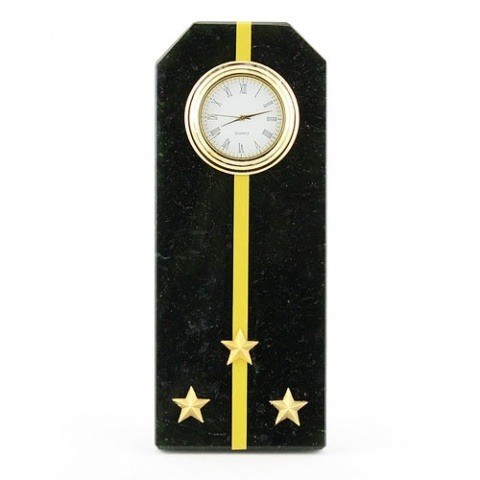  Настольные часы в гостиную "Погон старший лейтенант ВМФ" камень змеевик 003501