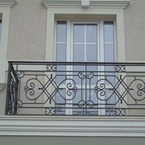 ⁠Кованые балконы