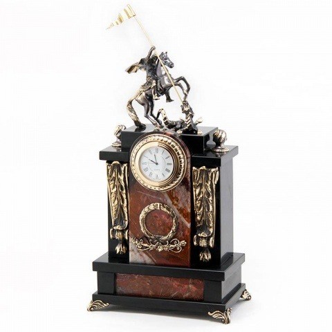 Классические часы из камня в гостиную, для камина «Георгий Победоносец» яшма / бронза 005001