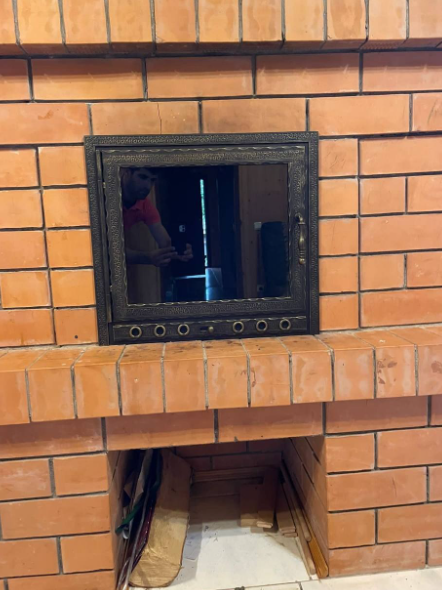 Дверца для печи/камина квадратная одностворчатая с огнеупорным стеклом кованая