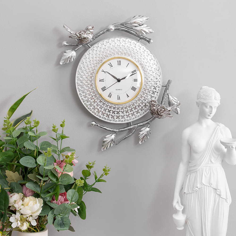  Интерьерные настенные часы в гостиную классические, оригинальные Терра Мей Сильвер