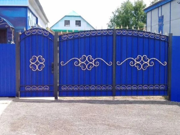 Купить кованые ворота по оптимальной цене в Санкт-Петербурге