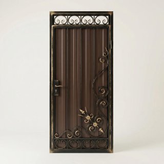 Калитка с коваными элементами 